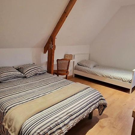 Appartement Charmant Et Spacieux オセール エクステリア 写真