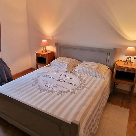Appartement Charmant Et Spacieux オセール エクステリア 写真