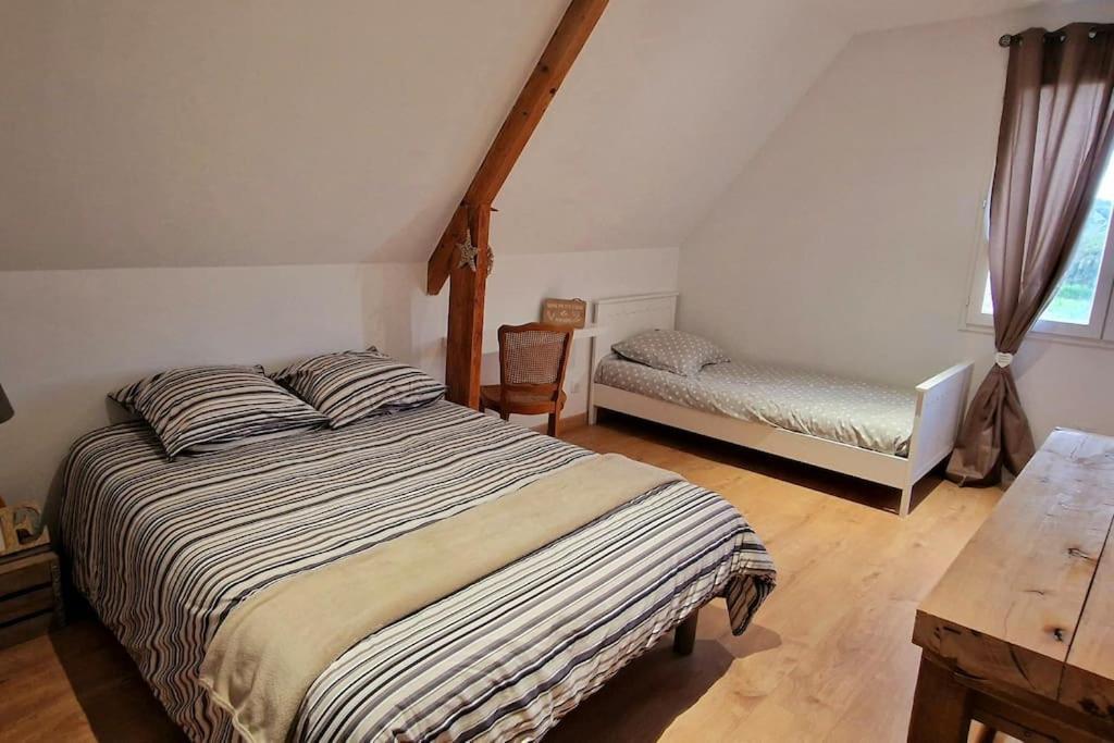 Appartement Charmant Et Spacieux オセール エクステリア 写真
