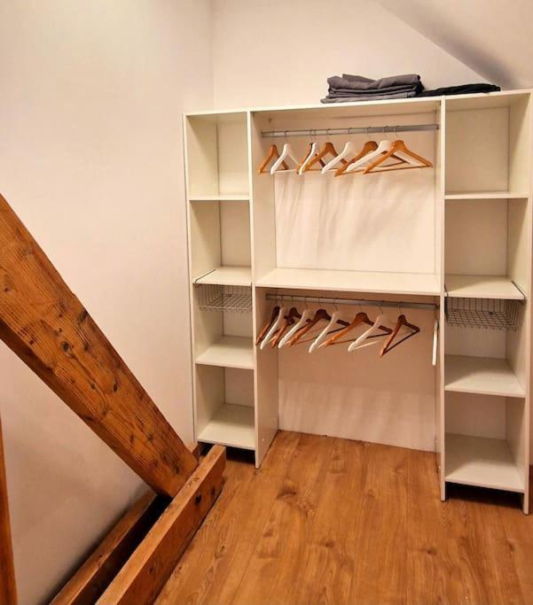 Appartement Charmant Et Spacieux オセール エクステリア 写真
